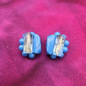 914. Vintage Blue Beaded Clip-On Earrings